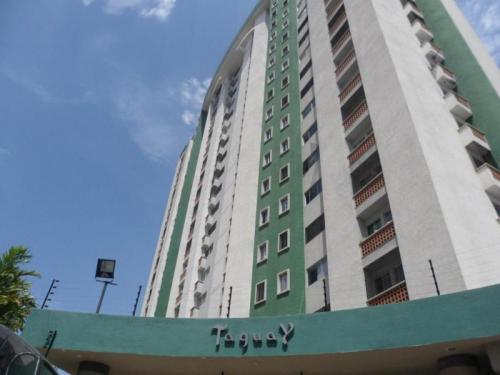 Bello Apartamento en Venta en Los Mangos Código MVM MLS158256