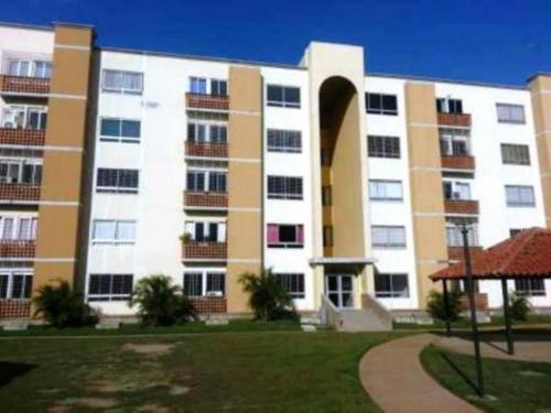 Venta Apartamento Valles del Nogal San Diego Edo Carabobo  1510075 CG.