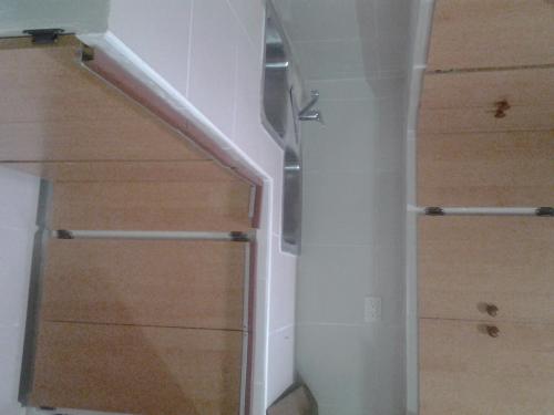 Casa de alejandra3habitaciones matrimoniales , cada un con su baño, cocina empotrada , 5 aires acondicionados nuevos , never nueva  cocina nueva , 2 p