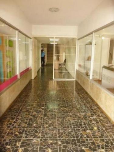 Oficina en alquiler en Maracaibo, 5 de Julio. Cod.15-15263