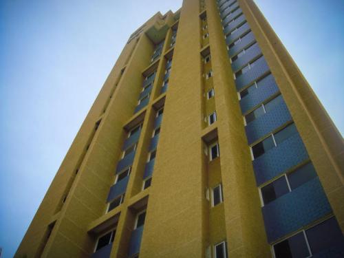 Espectacular Apartamento en 5 de Julio MLS1515409