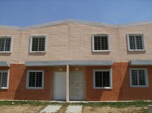 SE VENDE TOWN HOUSE A ESTRENAR PRECIO DE OPORTUNIDAD