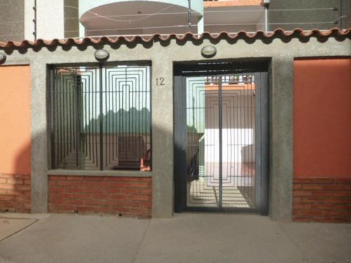 Se vende apartamento en Las Virtudes cod: 15-15727- Punto Fijo 