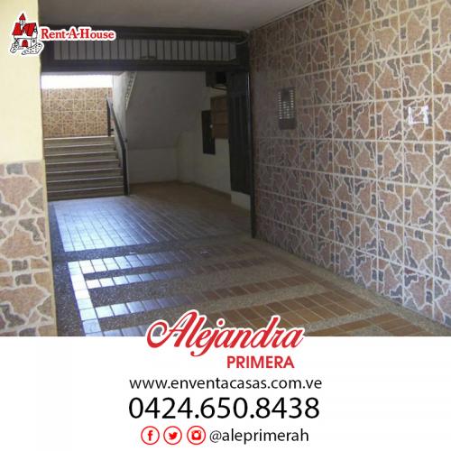 Se Vende Apartamento en Santa Irene - código 15-5716 - Punto Fijo