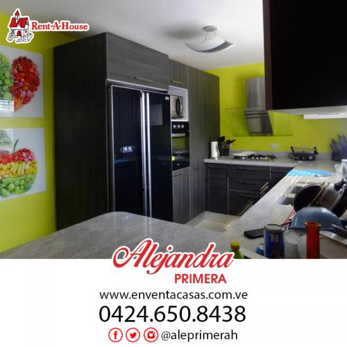 Se vende Casa en Puerta Maraven - cod: 15-565 - Punto Fijo