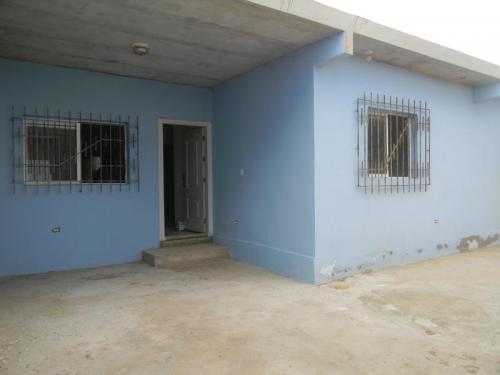 Se Vende Casa en La Puerta Maraven - 15-16726 - Punto Fijo 