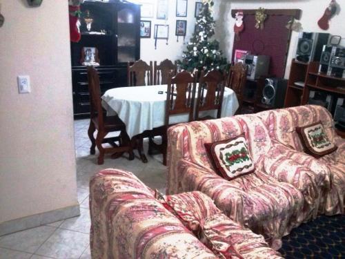  SE VENDE ESPACIOSA CASA EN SAN SEBASTIAN DE LOS REYES, EN EL SECTOR 10 DE MARZO San Sebastián  Fotos de SE VENDE ESPACIOSA CASA EN SAN SEBASTIAN DE L