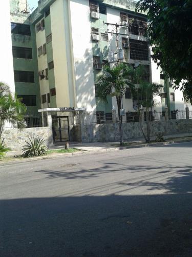 SE VENDE AMPLIO APARTAMENTO EN NAGUANAGUA GUAYABAL