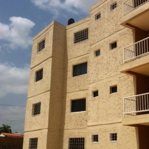 Vendo Apartamento  de 2 hab, 2 baños, con piso de Granito y Paredes y techo con trabajo en Yeso.