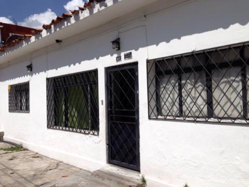 Vendo casa que también se puede utilizar como negocio. 