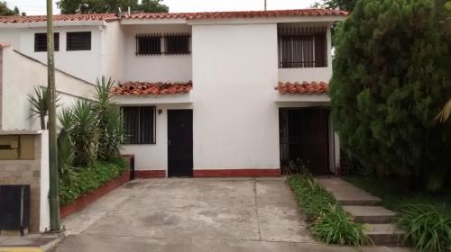 Vendo Casa con 280 mts de terreno