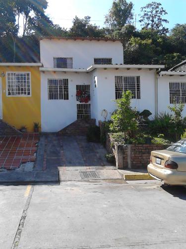 VENDO CASA-QUINTA CONJUNTO CERRADO VILLA SOL 2 PISOS 4 HAB