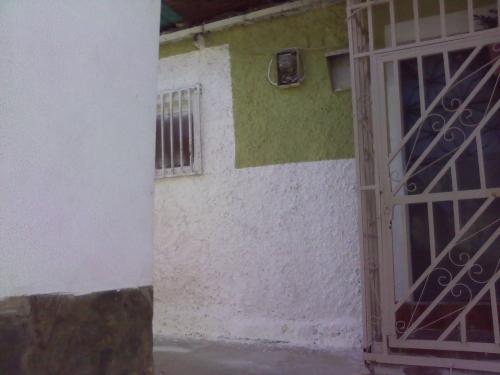 VENDO POR MUDANZA, ESTA DESOCUPADA