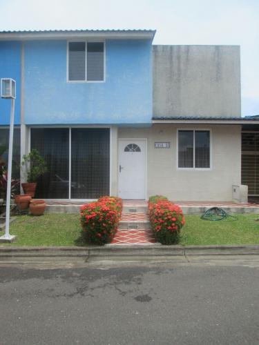 La Arboleda, Los Olivos. 