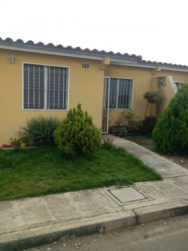 Vendo Casa con terreno en Urbanización Privada de Acarigua