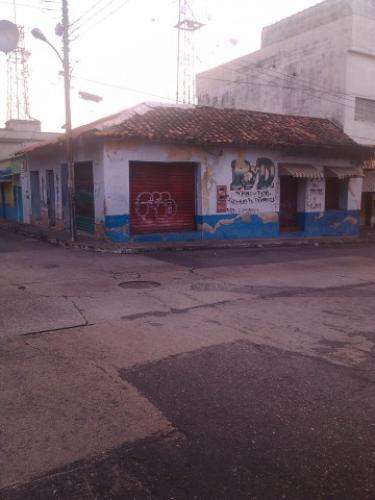 SE VENDE LOCAL COMERCIAL  EN PLENO CENTRO DE SAN FELIPE