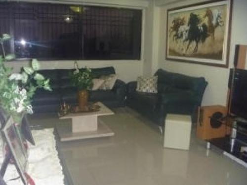 VENTA DE APARTAMENTO EN LAS DELICIAS MLS #16-3599