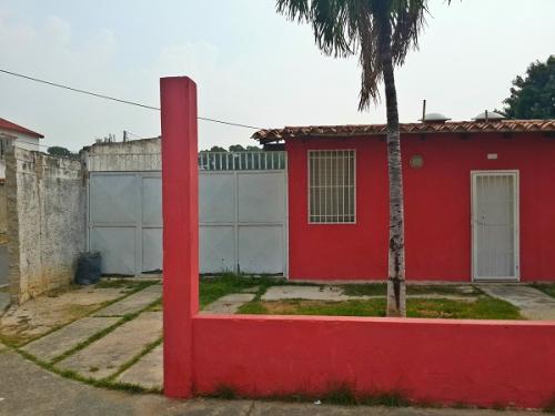 En Venta CASA EN TURUMO- GUACARA