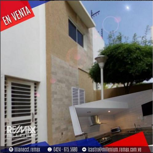 Bello Townhouse en Las islas en Venta 19ABR