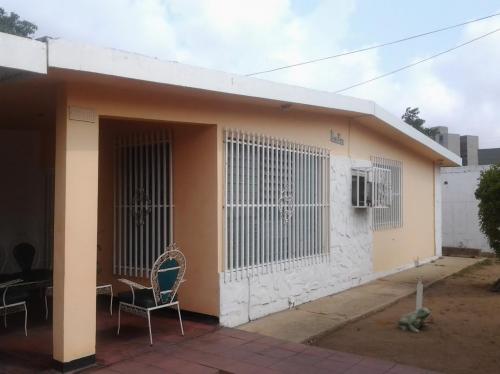casa quinta en urb las lomas maracaibo  telf 04146570516