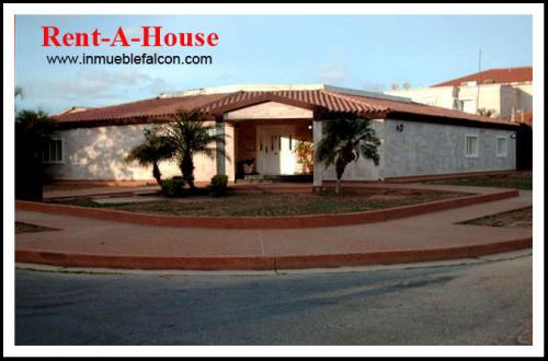 Espectacular casa en Judibana. RAH. COD: 15-12399