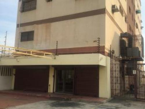 ALQUILER DE LOCAL COMERCIAL EN AV. FALCON MLS #16-4889 