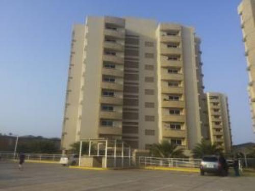 VENTA DE APARTAMENTO EN AV. MILAGRO NORTE MLS #16-2620 