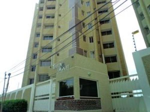 ​VENTA DE APARTAMENTO EN AV. FALCÓN MLS #15-10500 