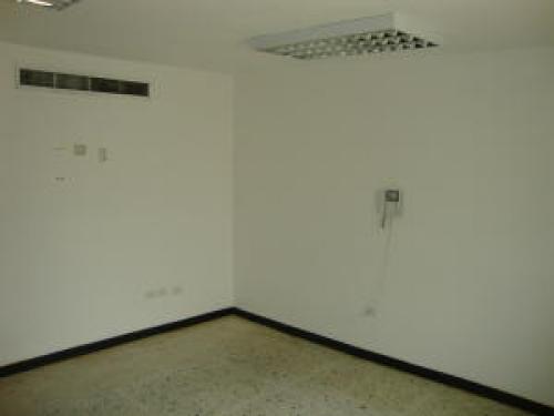 ALQUILER DE OFICINA EN TIERRA NEGRA MLS #16-7214