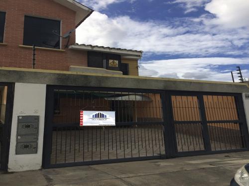 Sky Group vende Town House en Naguanagua SD-TH-012