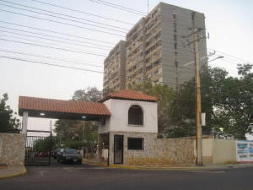 VENTA DE APARTAMENTO EN MONTE CLARO MLS #16-7739