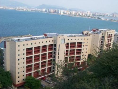 Vendo Lindo Apartamento Muelle Propio C.R Isla Marina, Lecheria. 2 Habitaciones