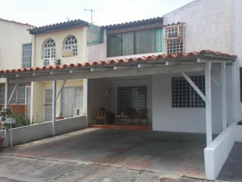 Hermosa casa en el este de Barquisimeto en conjunto privado