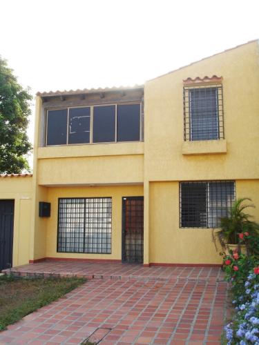  URB COLINAS DE LA ROSALEDA  