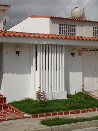 URB COLINA DE LA ROSALEDA  