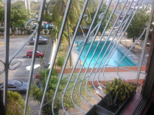 VENDO APARTAMENTO EXCELENTE PUNTO ESTRATÉGICO.