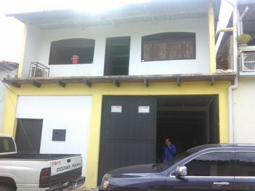 Vendo Galpón - La Victoria..