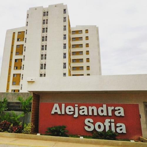 Apartamento en Alejandra Sofía Av. Guajira. 13JUN