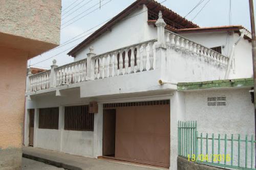 Vendo Casa Las Mercedes...