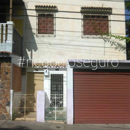 Vendo Casa Céntrica...