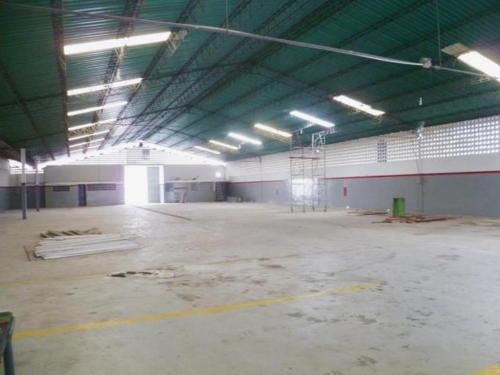 16-7413 Galpón industrial en alquiler en Maracaibo, Av. Goajira.