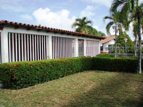 Mercedes Paparo 300mts en 1000mts , 3hab,3baños,3ptos, zona verde.