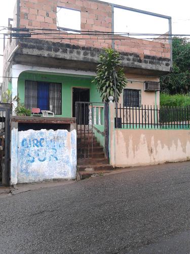 Se vende casa y local comercial