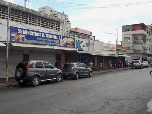 Alquilo Local Comercial Frente Terminal Pasajeros. Puerto La Cruz 40m2.