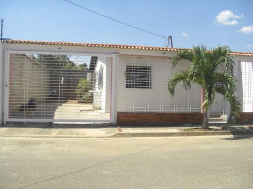 SE VENDE CASA URB LOS NARANJOS TINAQUILLOS