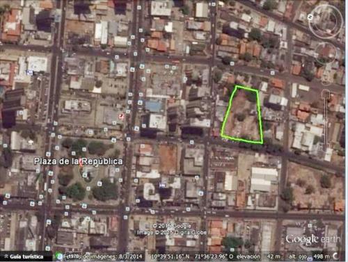16-35 Terreno en venta en Maracaibo, Av. 5 de Julio