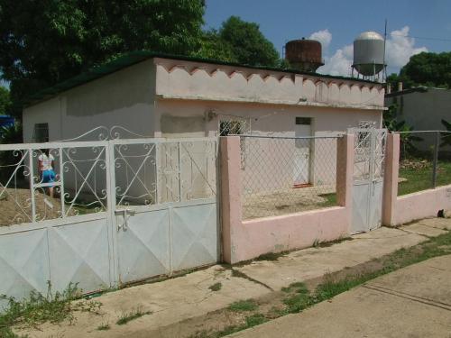 Se Vende espectacular casa céntrica en Barbacoas con las 3 B (Bueno, Bonito y Barato)