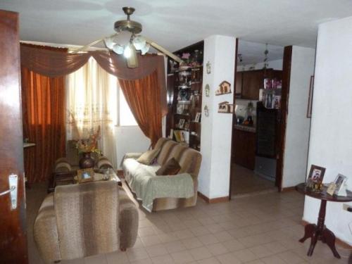 EXCELENTE APARTAMENTO EN VENTA (16-7518)