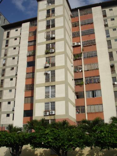 VENDO REMODELADO APARTAMENTO RES BOGALCA ZONA ESTE