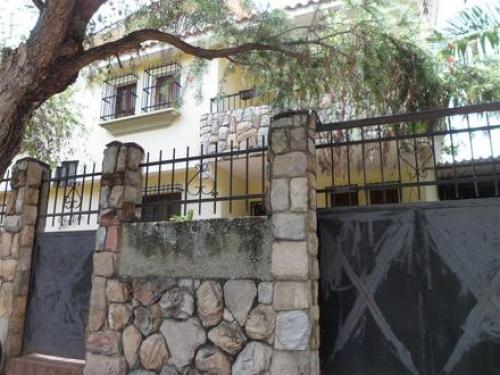 Vendo Casa en Urb. Los nisperos